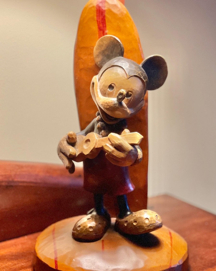 Aulani Resort - Hidden Mickey Find Mickeys