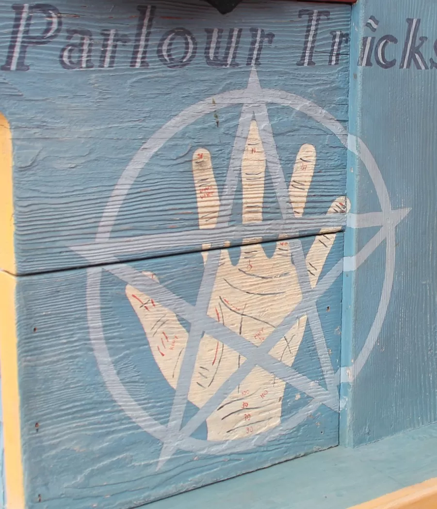 Madame Leota's Finger Hidden Mickey