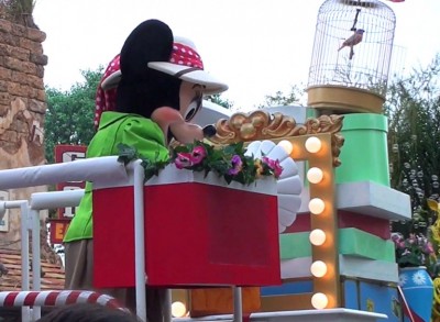 Minnie Float Hidden Mickey