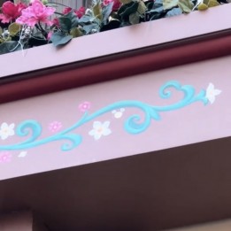 Hidden Mickey Floral Surprise in Liberty Square